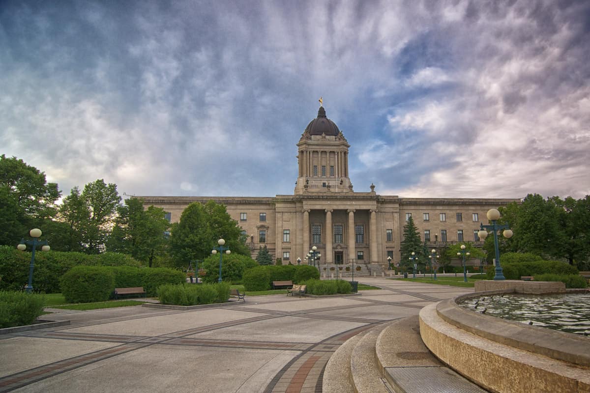 winnipeg legislature tours