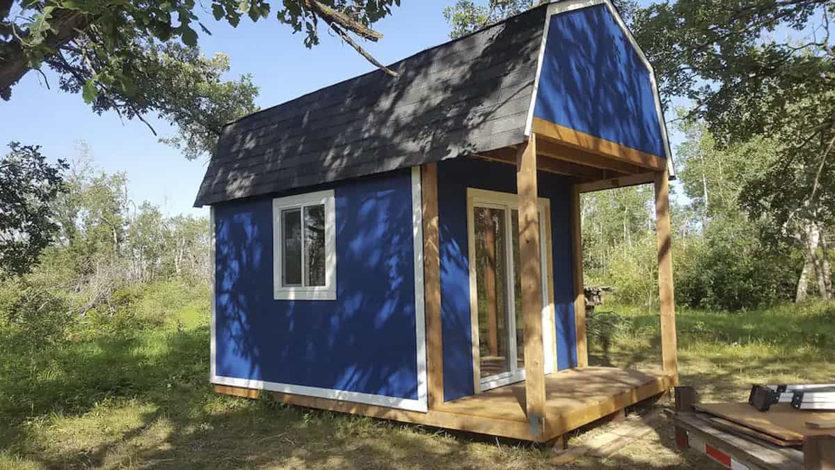 The Little Blue Barn on the Prairies has to be one of the cutest and unique places to stay in Manitoba
